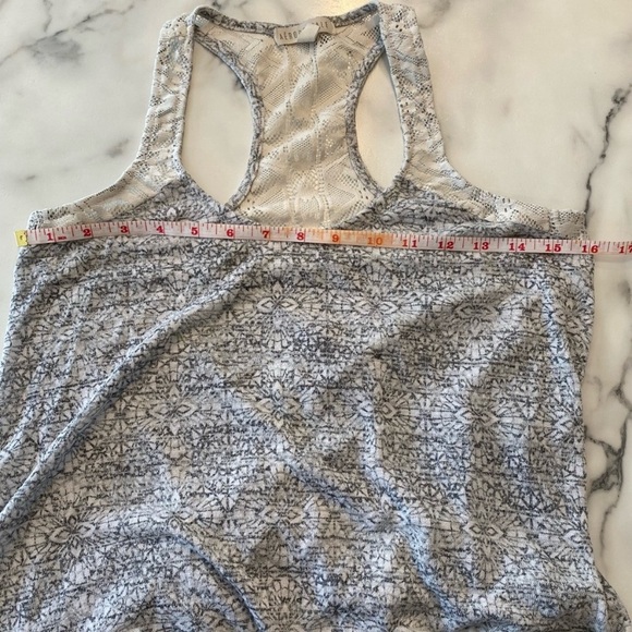 Aeropostale top, gray lace pattern knitted tank top ladies, extra small - Picture 15 of 16